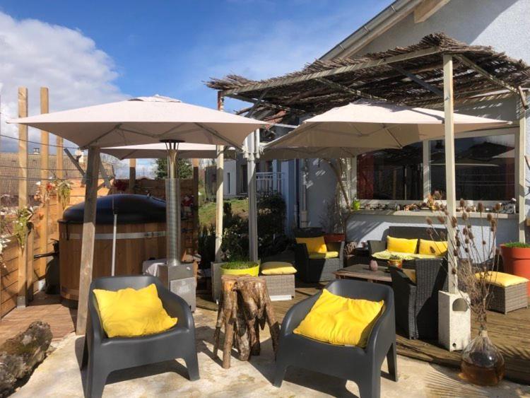 A La Marc'Quize Chambres D'Hotes, Petit Dejeuner Compris, Avec Piscine A Debordement En Exterieur, Bain Nordique A 38 Degres En Prestation Supplement Sur Reservation Horaire Anticipee 1 Place De Parking Gratuite Sur Place Mouxy Eksteriør billede