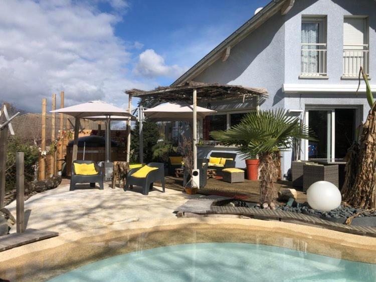 A La Marc'Quize Chambres D'Hotes, Petit Dejeuner Compris, Avec Piscine A Debordement En Exterieur, Bain Nordique A 38 Degres En Prestation Supplement Sur Reservation Horaire Anticipee 1 Place De Parking Gratuite Sur Place Mouxy Eksteriør billede