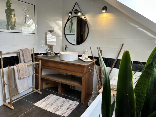 A La Marc'Quize Chambres D'Hotes, Petit Dejeuner Compris, Avec Piscine A Debordement En Exterieur, Bain Nordique A 38 Degres En Prestation Supplement Sur Reservation Horaire Anticipee 1 Place De Parking Gratuite Sur Place Mouxy Eksteriør billede