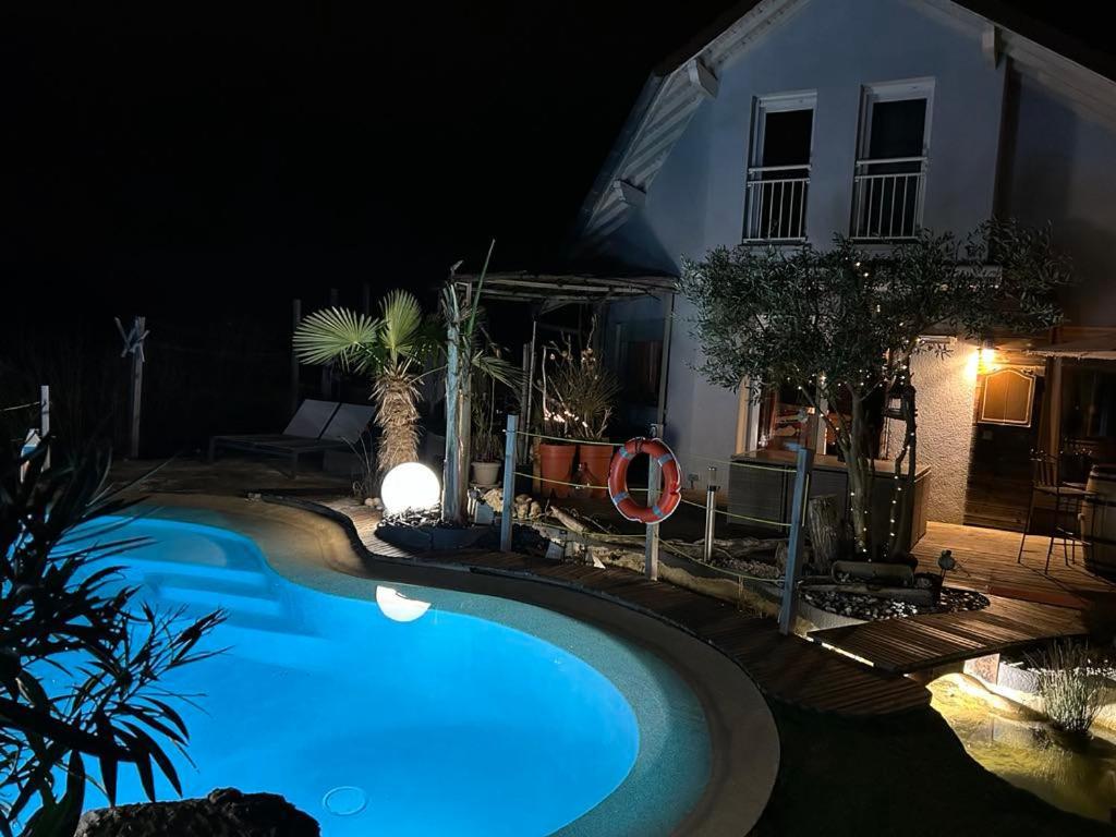 A La Marc'Quize Chambres D'Hotes, Petit Dejeuner Compris, Avec Piscine A Debordement En Exterieur, Bain Nordique A 38 Degres En Prestation Supplement Sur Reservation Horaire Anticipee 1 Place De Parking Gratuite Sur Place Mouxy Eksteriør billede